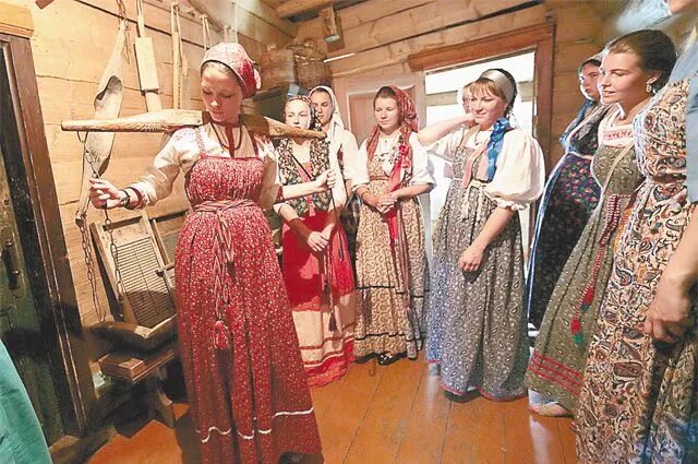 Смотрины невесты мясоедов. Смотрины женихов. Соломония сабурова. Смотрины женихов. Сватовство на руси.
