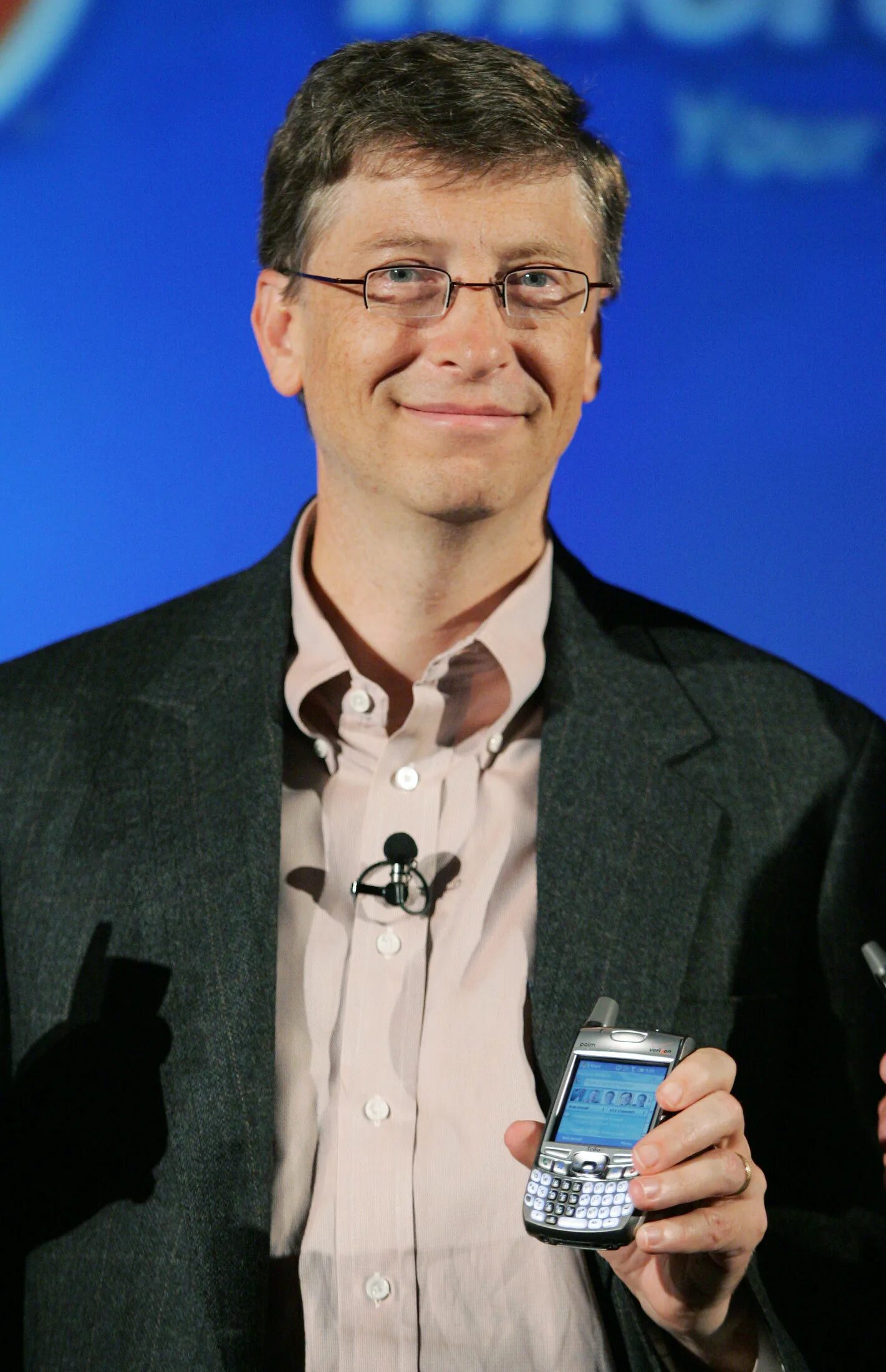 Разработчики майкрософт. Билл Гейтс 2000. Билл Гейтс Майкрософт. Билл Гейтс фото 2000. Разработчик виндовс Билл Гейтс.