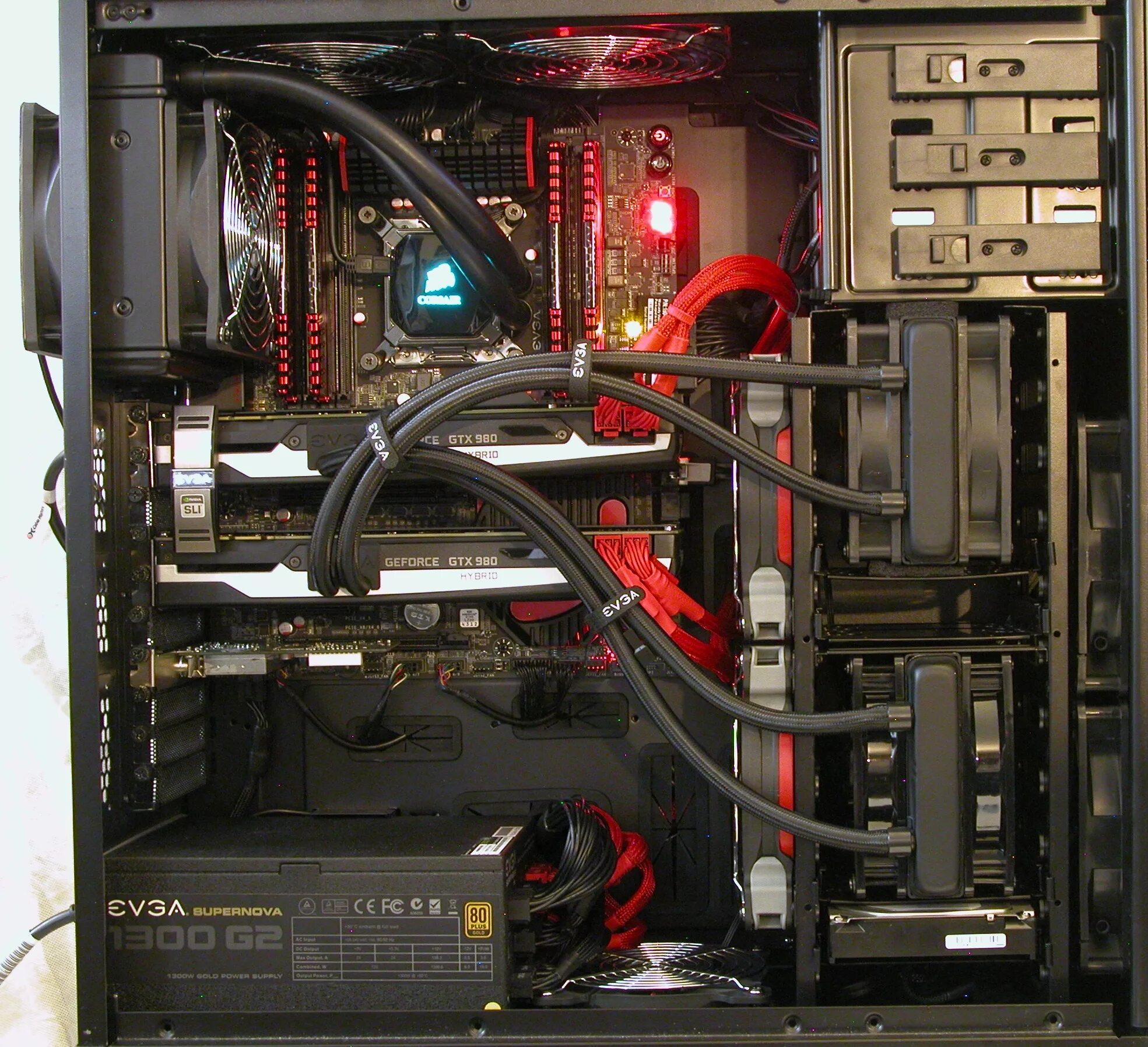 Как работают 2 видеокарты. Gtx 980 в пк. evga 980ti в пк. nvidia sli hybrid. 2 видеокарты в компьютере.