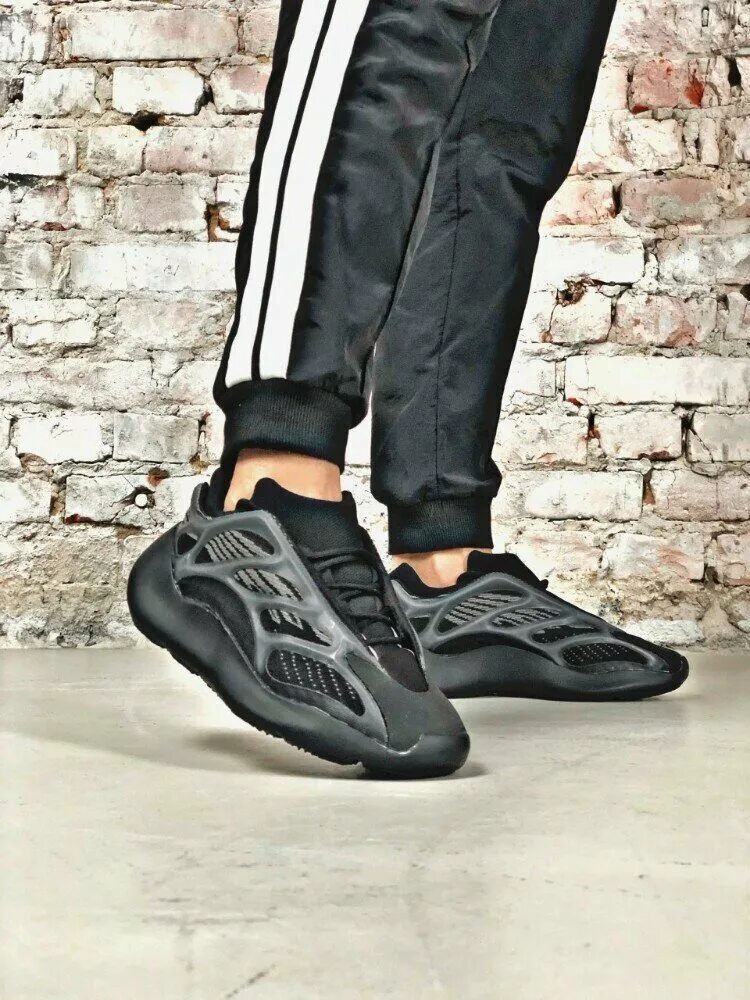 Boost 700 v3. Adidas yeezy boost 700 v3 черные. adidas yeezy 700. adidas yeezy boost 700. adidas boost 700 v3.