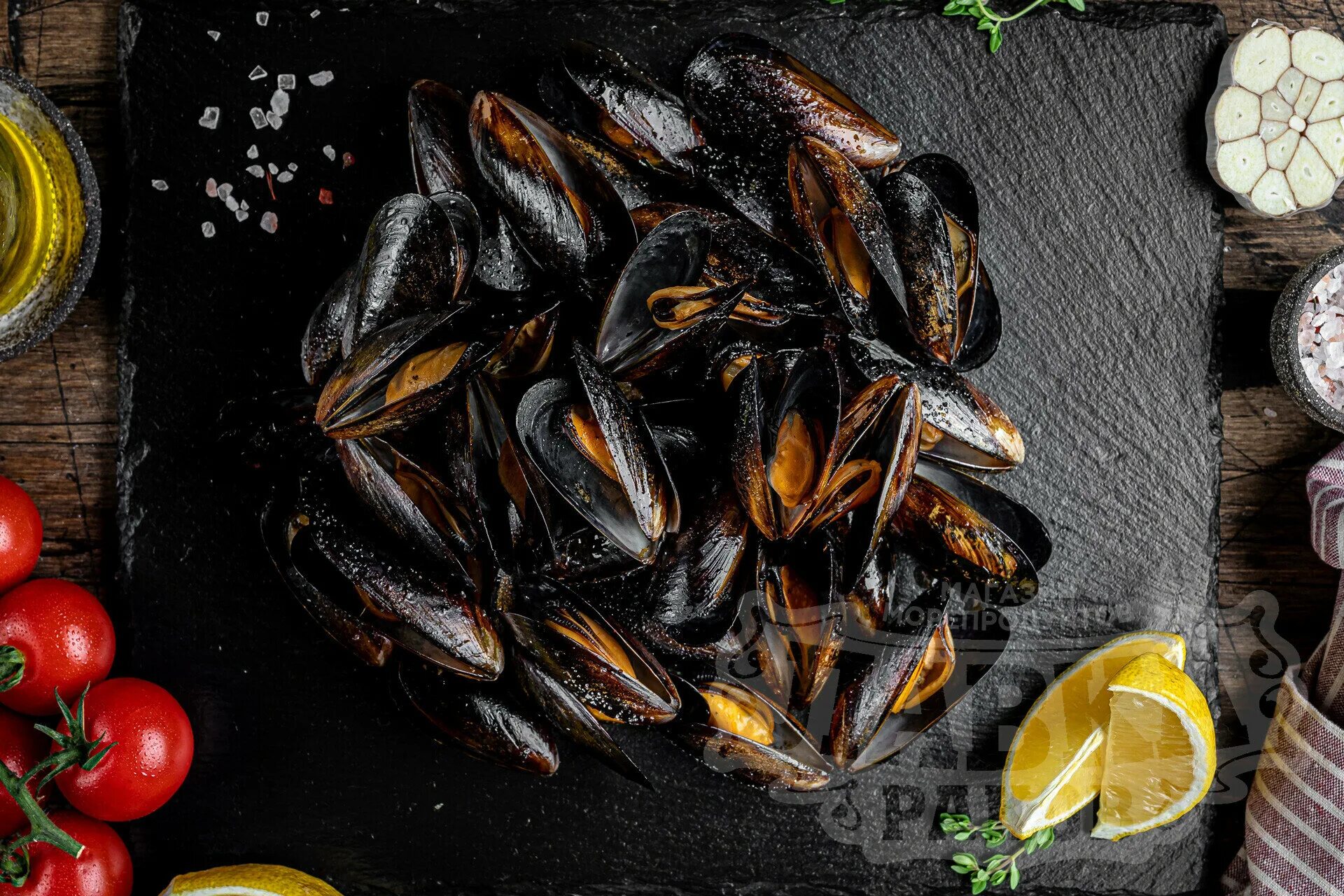 Мидии в томатно-чесночном соусе. Мидии в томатно-чесночном соусе. Мидии в горчичном соусе. Мидии в чилийском соусе. Мидии в соусе блю чиз.