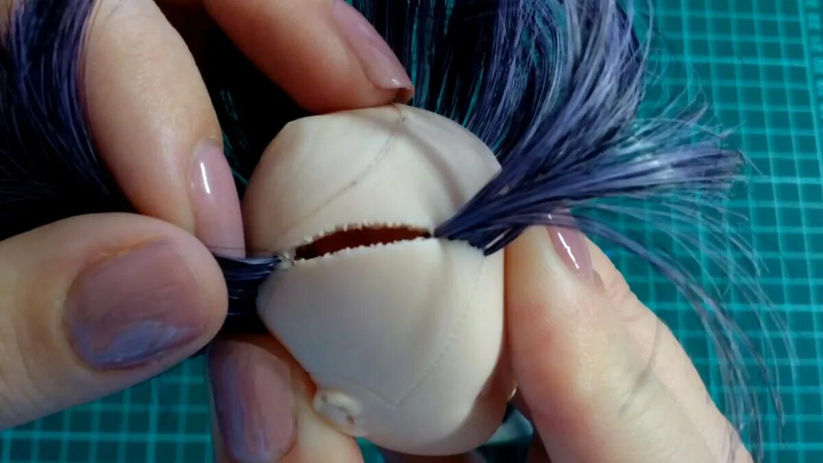 Игла для прошивки волос кукле. Инструмент для прошивки волос кукле. Прибор для прошивания куклам волосы. Инструменты для прошивки волос кукле Барби.