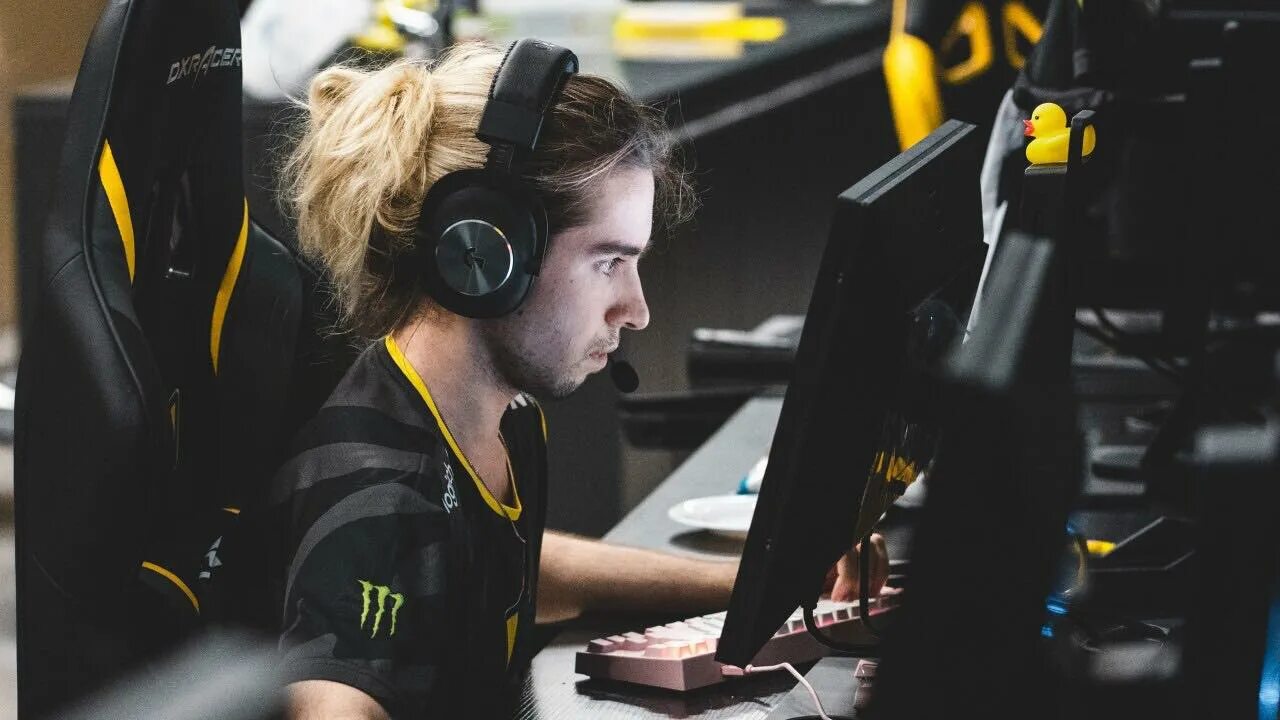Twxn ll clawz. Twxn ll clawz. 9impulse возраст. Myztro apex. Clawz quake.