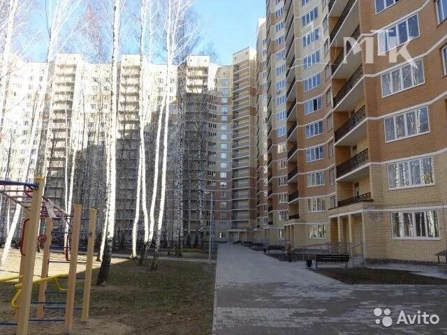 Ул крымская д 11. 5 фото. Боброво крымская 11. Жк зеленая околица. Ул крымская д 11.