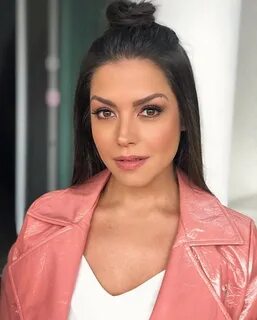 Thais Fersoza sobre vaidade: "Deveria ser mais" Celebridades Vogue