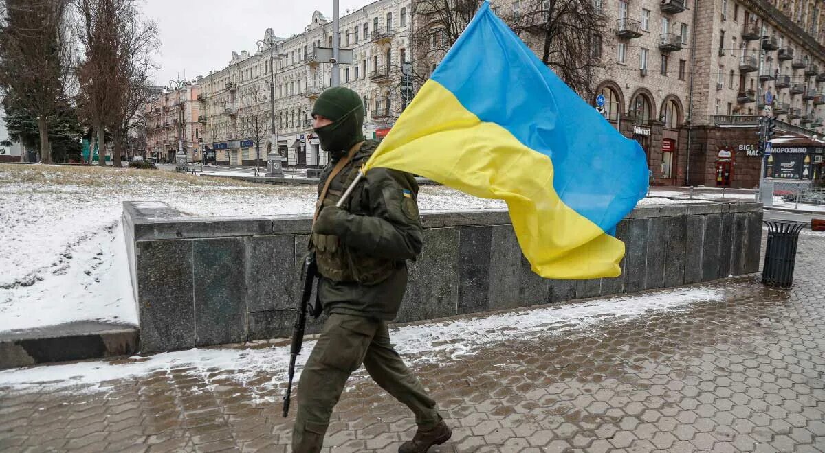 Власти украины. Здание правительства украины. Ответ властей украины. Верховная рада украины с флагами. Власть украины мид.