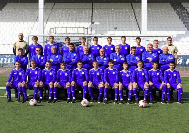 Мфк южный урал. Футбольный клуб южный урал. Футбольный клуб южный урал. Футбольная команда челябинск. Мфк южный урал.