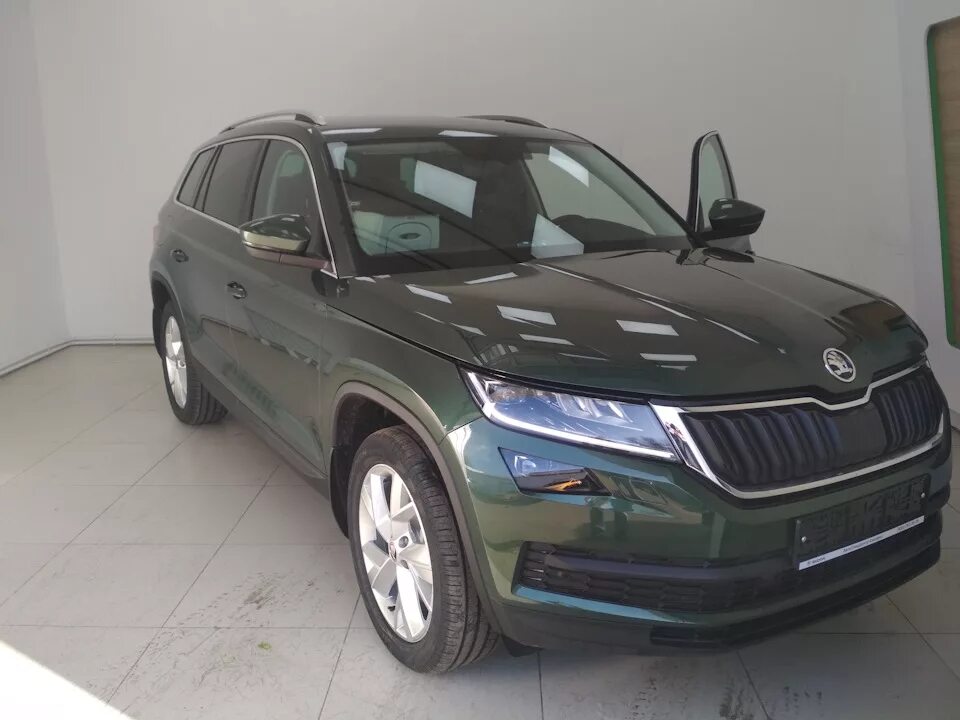 Шкода Кодиак 2019. Шкода Кодиак 2 литра. Шкода Кодиак зеленая. Skoda Kodiaq 2023. Купить шкода кодиак 2023