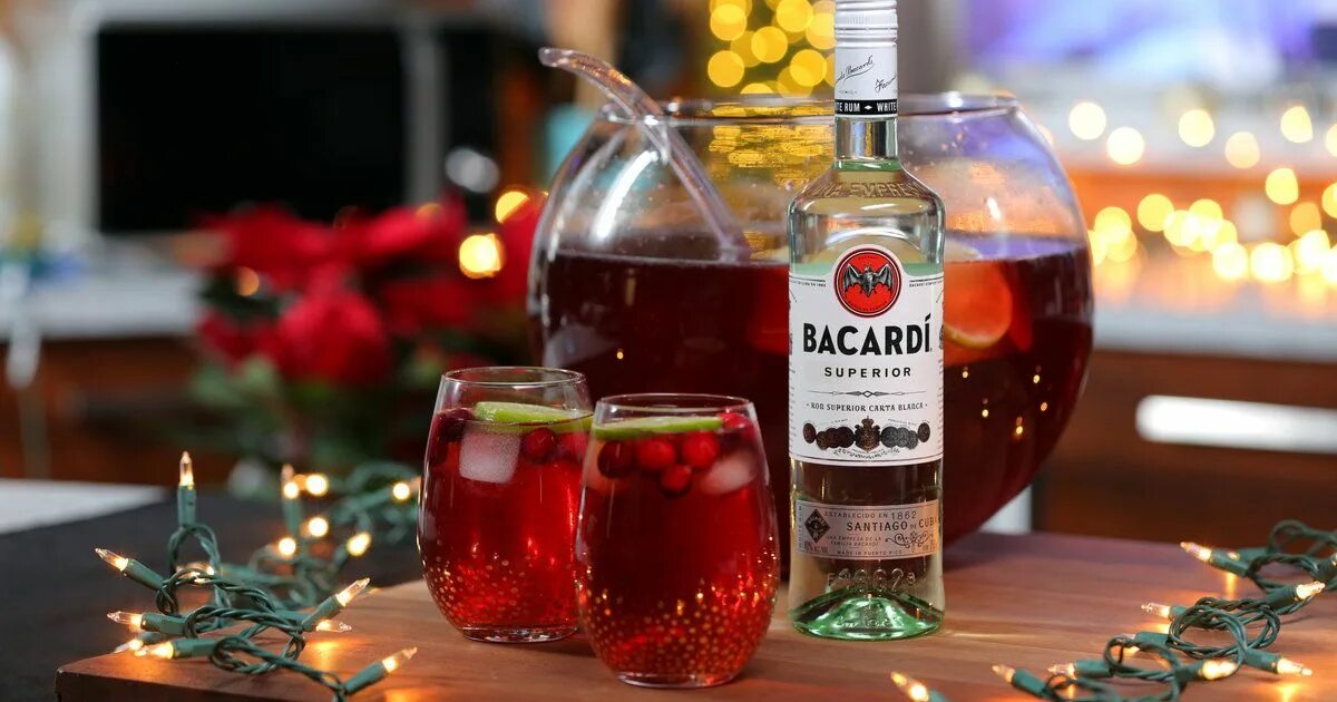 Имбирный Эль с бакарди. Bacardi Cola коктейль. Бакарди Punch. Bacardi Ром со специями. Бокал бакарди mp3