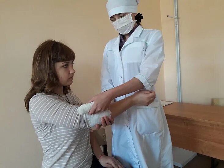 Медицинский колледж бузулук. Темниковский медицинский колледж. Барабинский медицинский колледж. Бугурусланский медицинский колледж. Студенты медицинского колледжа бузулука.