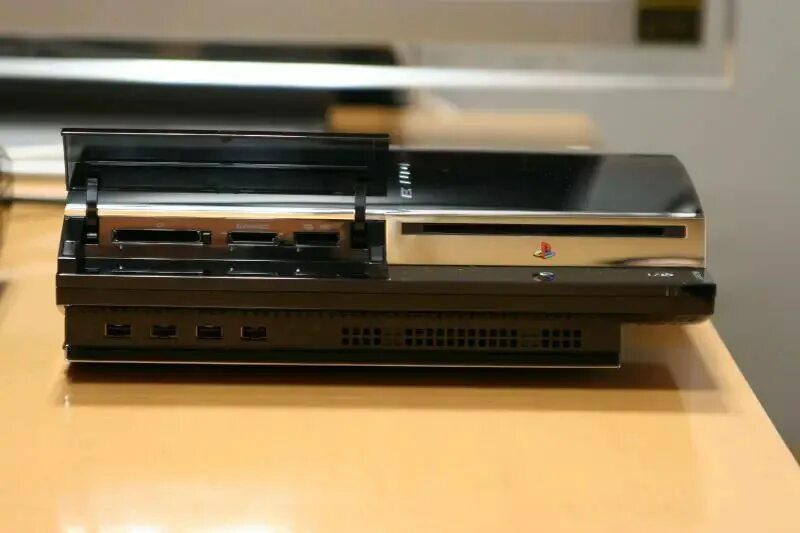 Как открыть ps3. Ps3 fat 60gb. sony ps3 fat. playstation 3 60 gb. ps3 fat 4 usb.
