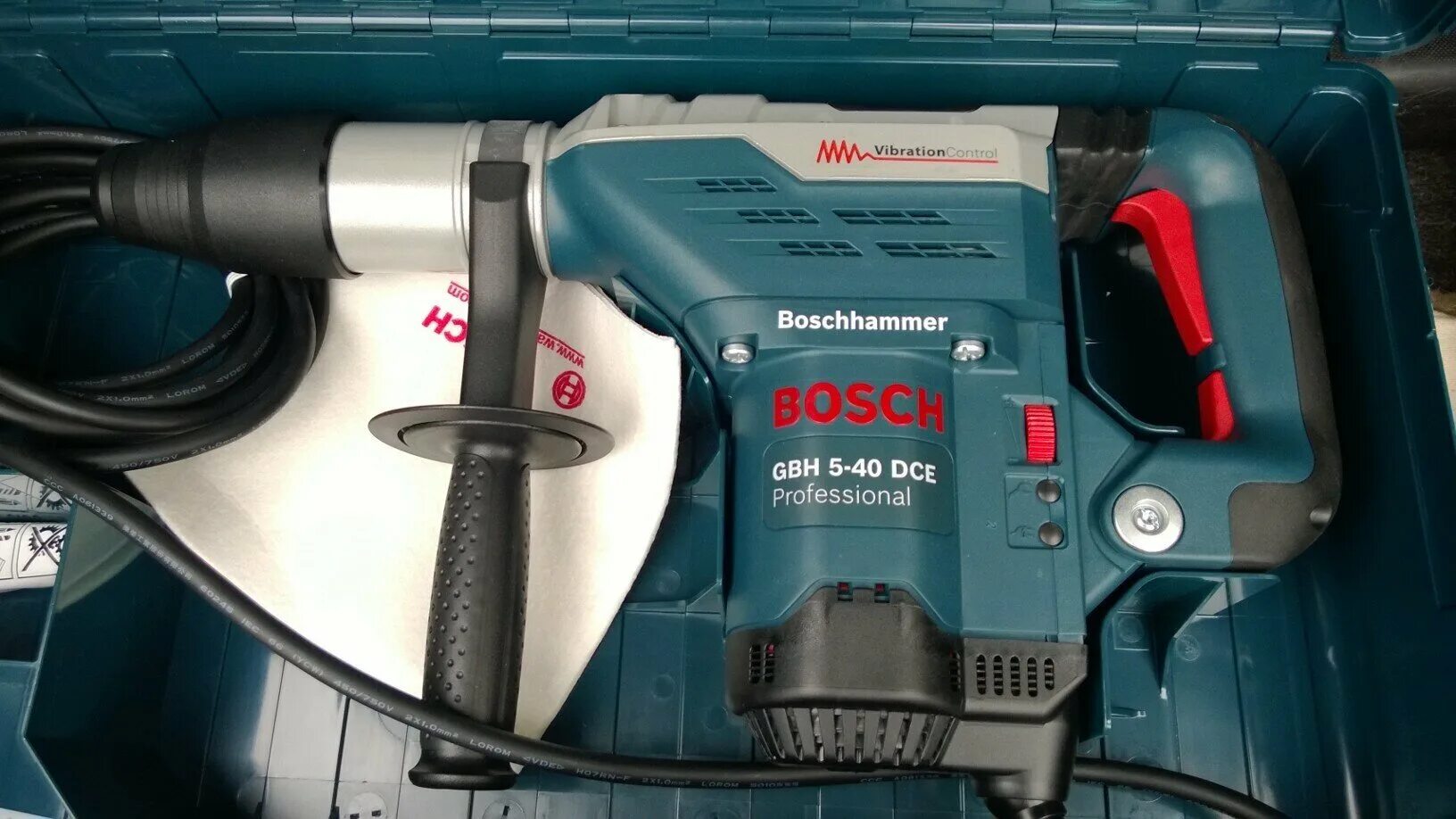 Какой бош купить. Перфоратор Bosch GBH 5-40 D. Перфоратор бош 5-40 DCE. Bosch professional GBH 5-40d. Перфоратор бош GBH 5-40.