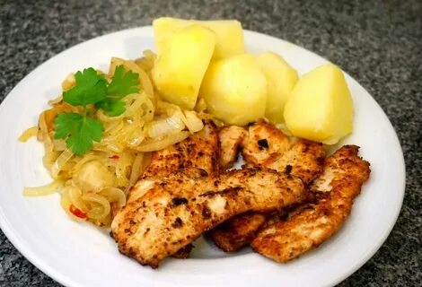 Индейка с картошкой на сковороде