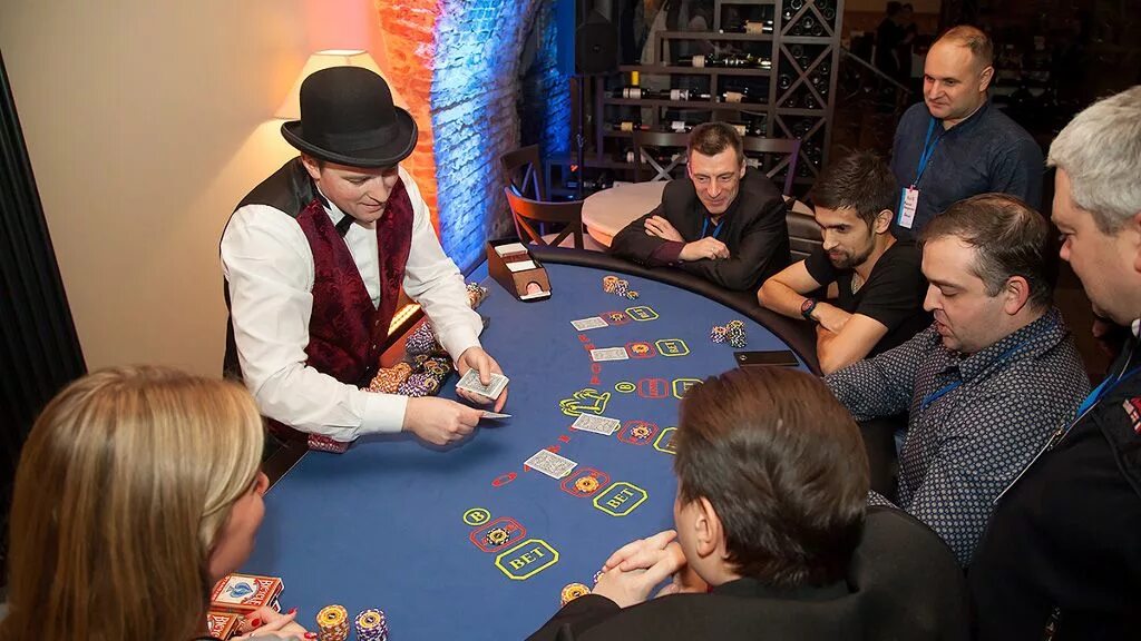 Рабочие большие козино. Выездное фан казино СПБ. Фан казино. Казино в Москве. Покер выездное казино.