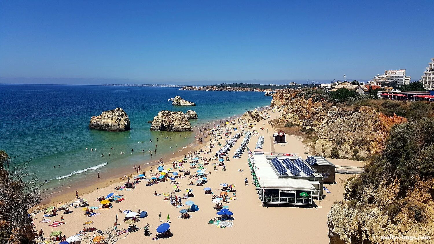 ситжес пляж. алгарве португалия. Pollensa пляжи. современный городской пляж. курорты алгарве португалия.