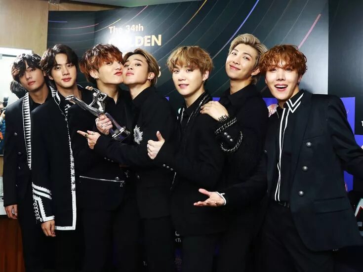 Октябрь bts