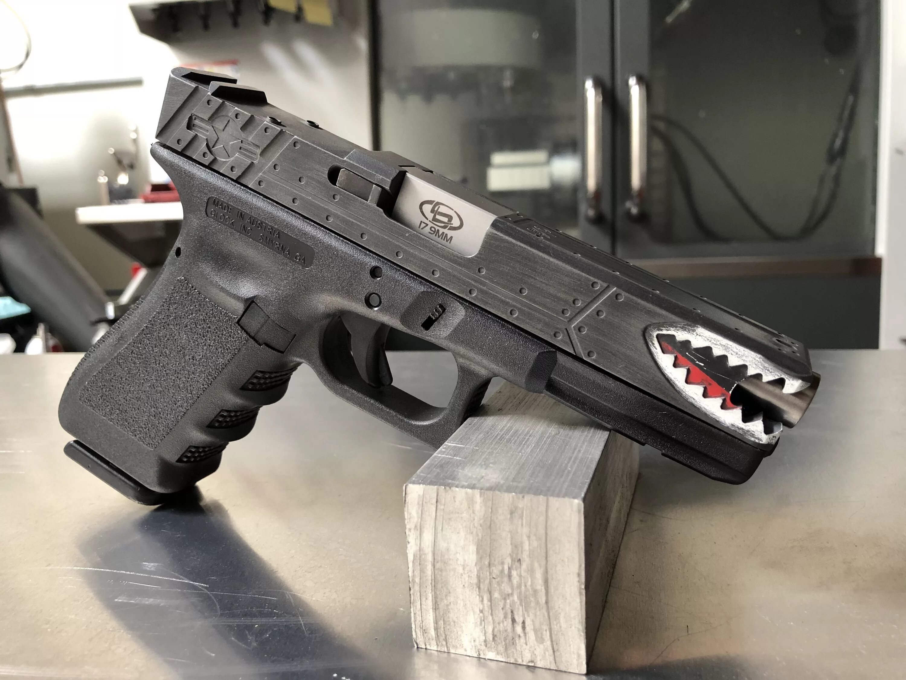 Glock 17 Custom. Глок 17 страйкбол. Глок 17 кастом. Глок 17 тюнингованный. Block 18 glock