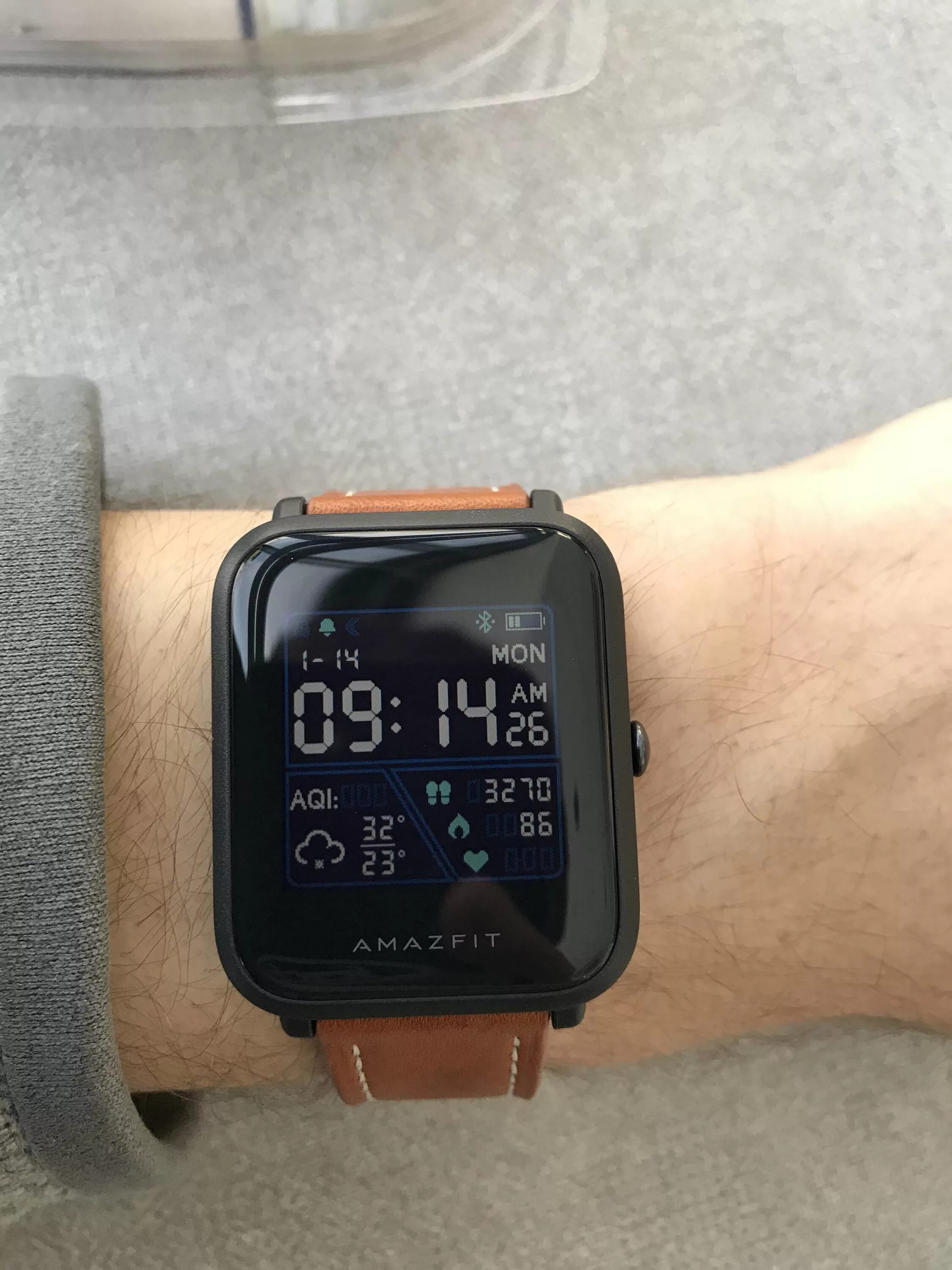 Циферблаты для часов amazfit. Amazfit Bip 4. Amazfit Bip s Nike. Xiaomi Amazfit Bip циферблаты. Часы Amazfit Bip u циферблаты.