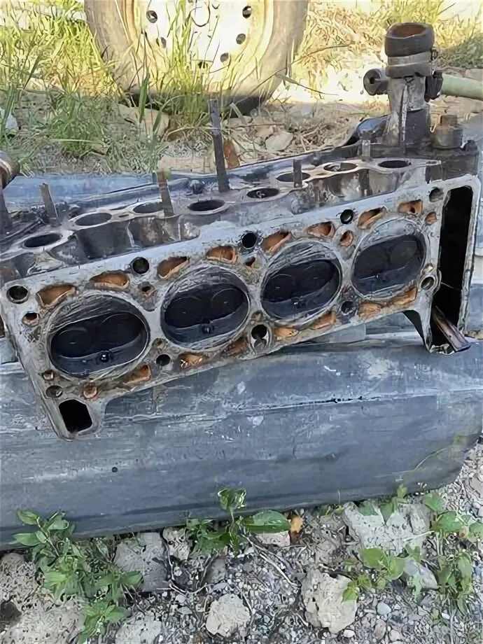 Головка двигателя ваз 2107 инжектор. Головка гбц 2107. Головка блока цилиндров 21011. Головка блока цилиндров 2107 инжектор. Гбц ваз 07.
