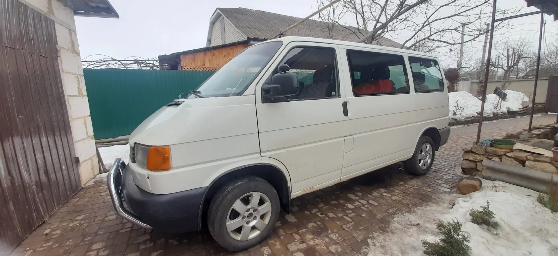 Авито транспортер в крае. Volkswagen Transporter 11 sdenya 1999 года. Шевроле Транспортер в 1999 году. Transporter 2002. Фольксваген Transporter 1999 года бу россий.