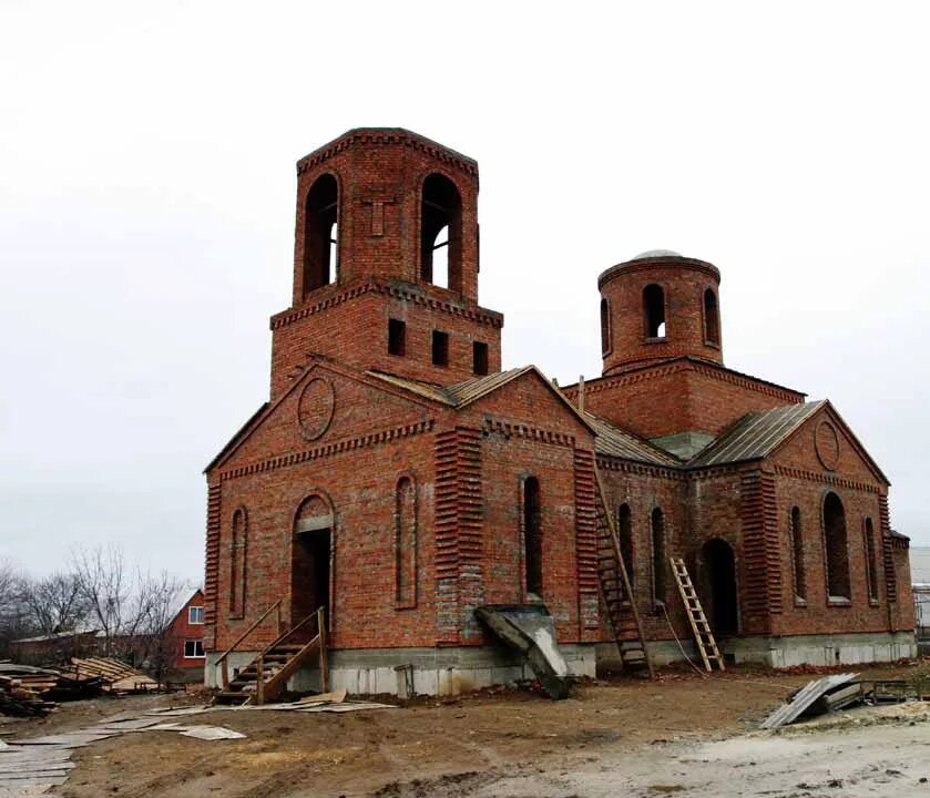 Новолеушковская станица краснодарский край. Станица Октябрьская Краснодарский край. Храм станица Октябрьская Краснодарский край. Михайло Архангельский храм станица Октябрьская. Станица Октябрьская Крыловского района Краснодарского края.