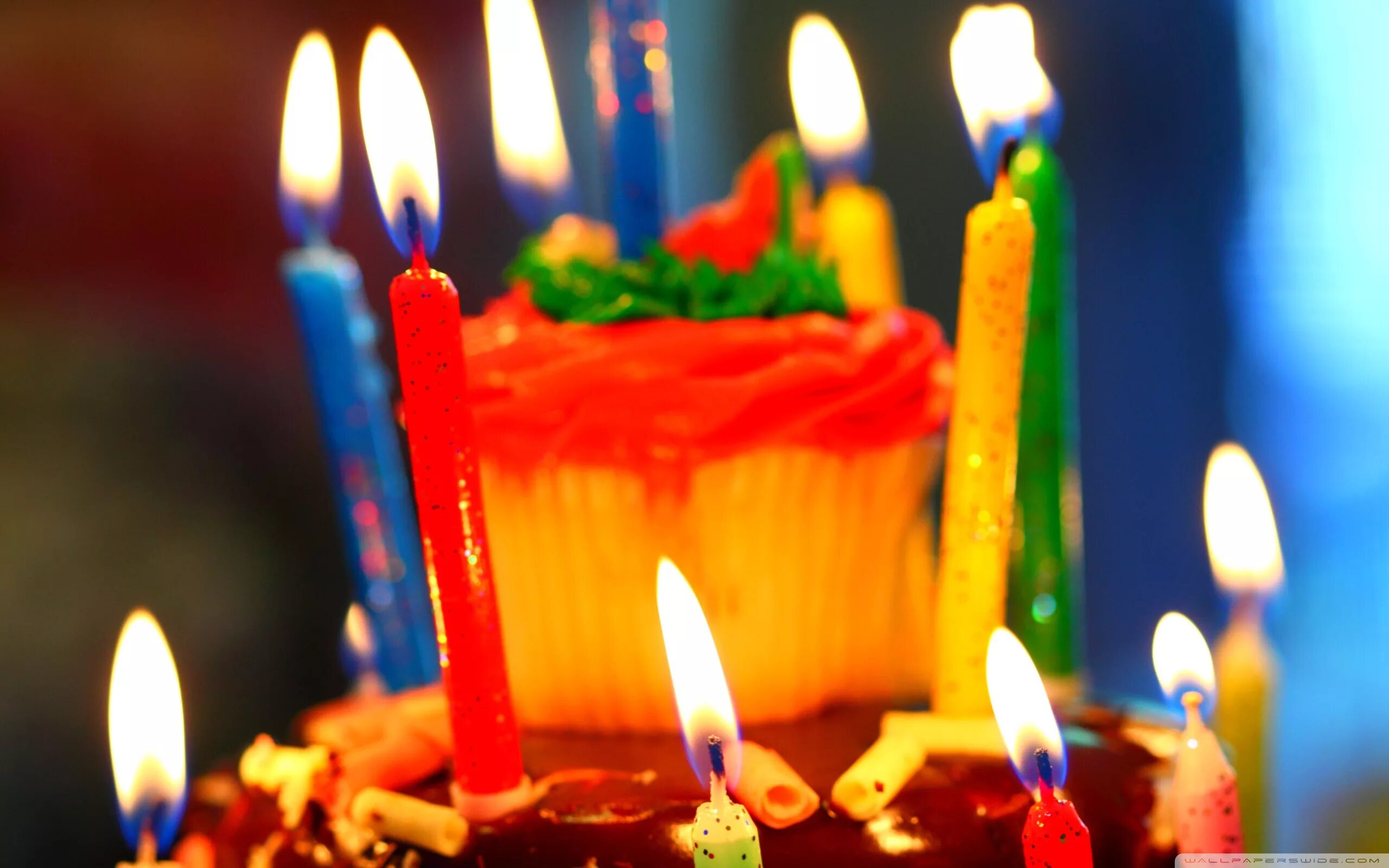 Поздравлять с днем рождения ночью. С днем рождения. Свечи для торта. Свеча в торт "с днем рождения". Праздничный торт со свечами.