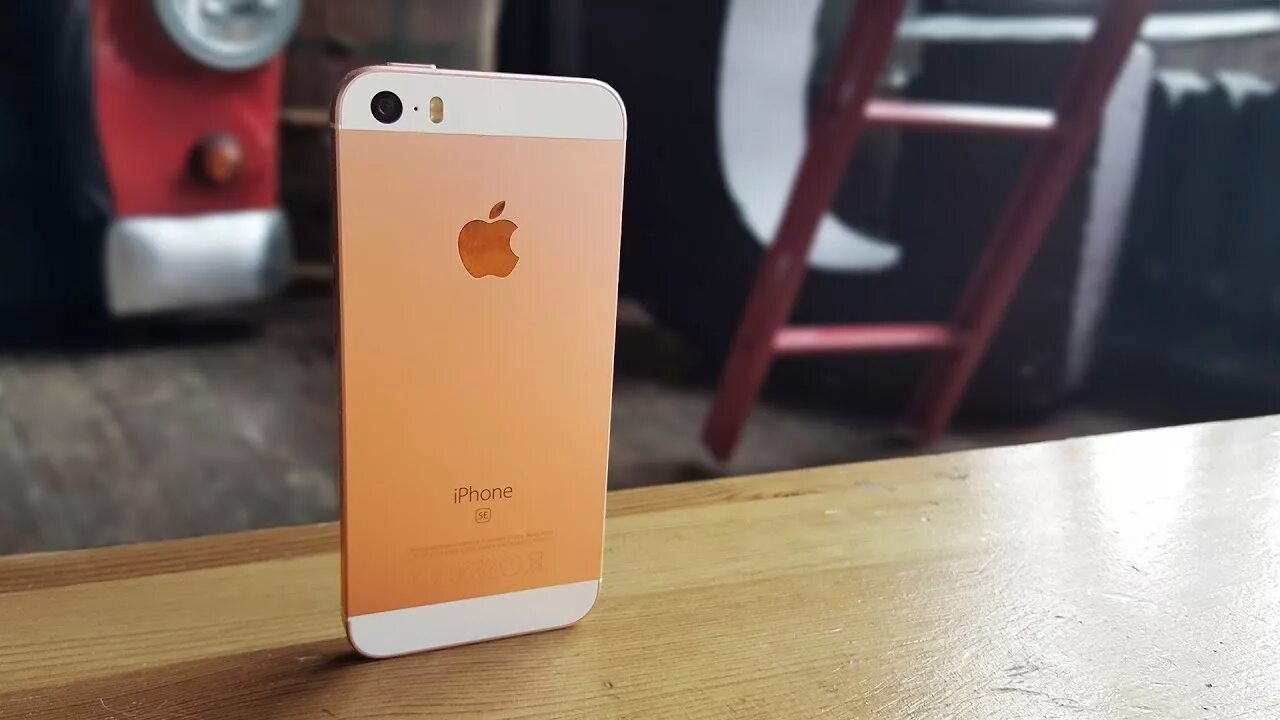 Айфон se память. Iphone 5se. Iphone se 128 ГБ. Айфон 5 se. Iphone 5se Gold.