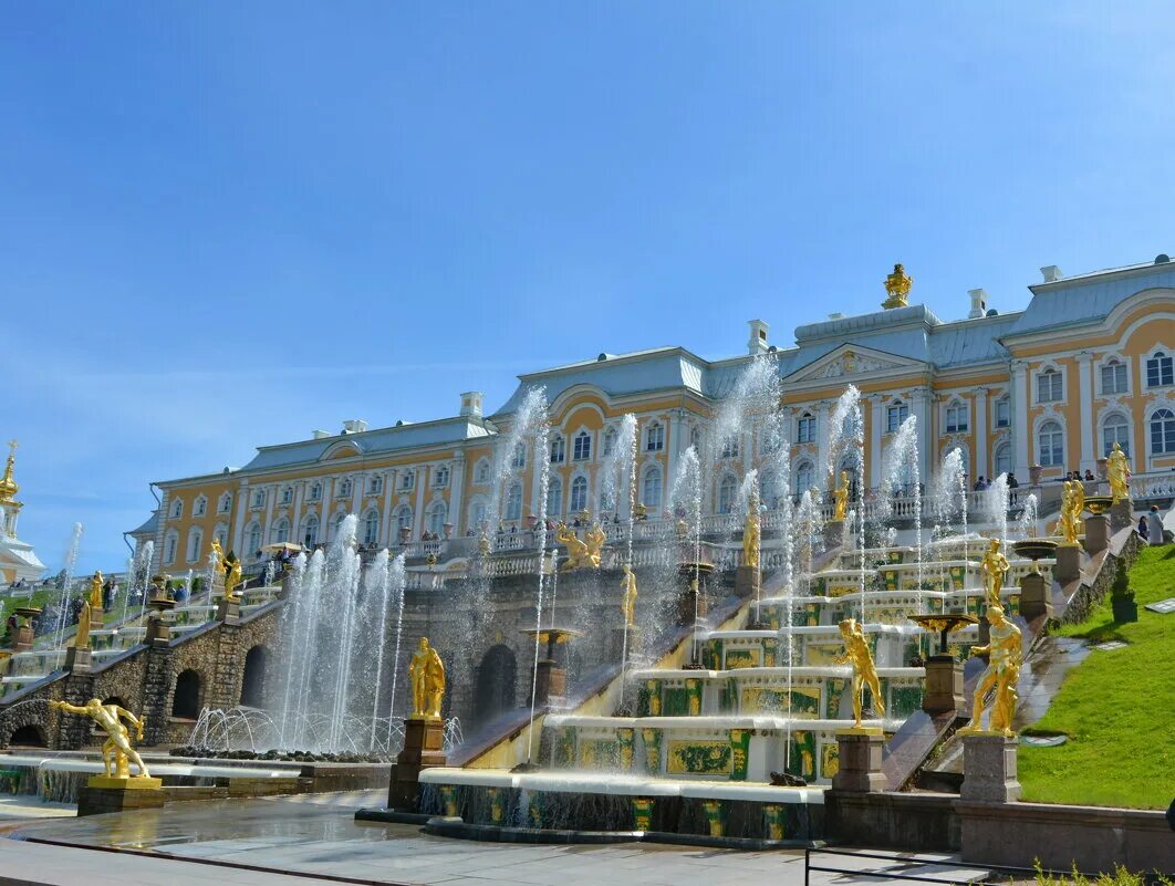 Фонтан большой каскад. 2006 петергоф. Петродворец фонтаны. Петергоф фонтаны режим. Кронштадт и петергоф в санкт-петербурге.