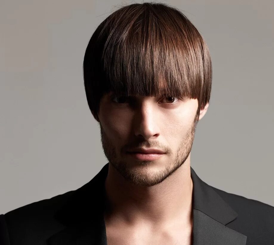 причёски на средние волосы мужские. каскад стрижка мужская. длинные мужские стрижки. причёски с длинной чёлкой мужские. мужские причёски с длинными волосами.