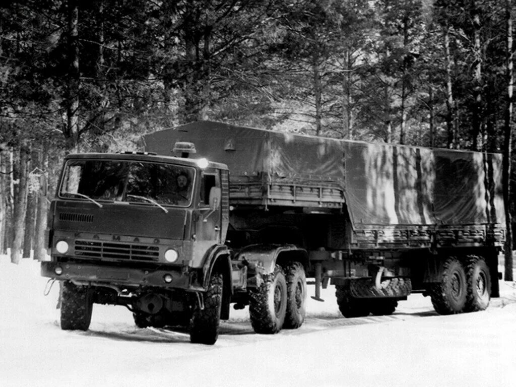 Камазы тягачи 4310. Камазы тягачи 4310. Камаз 4310 ссср. Камаз 4310 тягач. Камаз 4310 седельный.