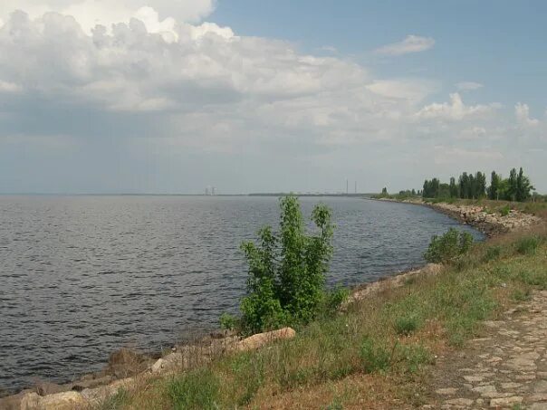 Каховское водохранилище Каменка-Днепровская. Каховское водохранилище Плавни. Каховское водохранилище Никополь. Каховское водохранилище левый берег. Днепровское водохранилище