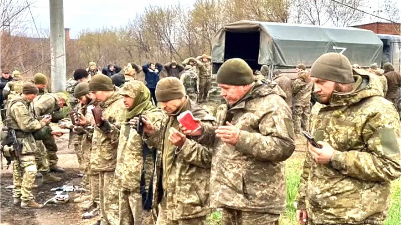 Украина сдалась или нет. 36 Бригада ВСУ Украины морская пехота. Пленные украинские солдаты 2022. Сдавшие в плен украинские военные. Солдаты России на Украине.