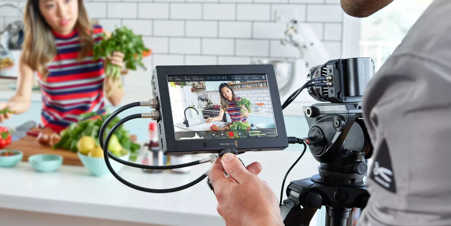 Blackmagic video. Монитор рекордер Blackmagic. Blackmagic Video assist 6g. Blackmagic assist 12g 5.