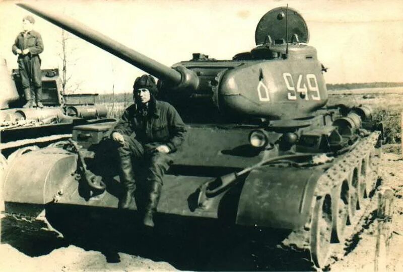 Т44 танк. Танк т-44 ВОВ. Т-44 средний танк. Т44 1945. 44 танковый