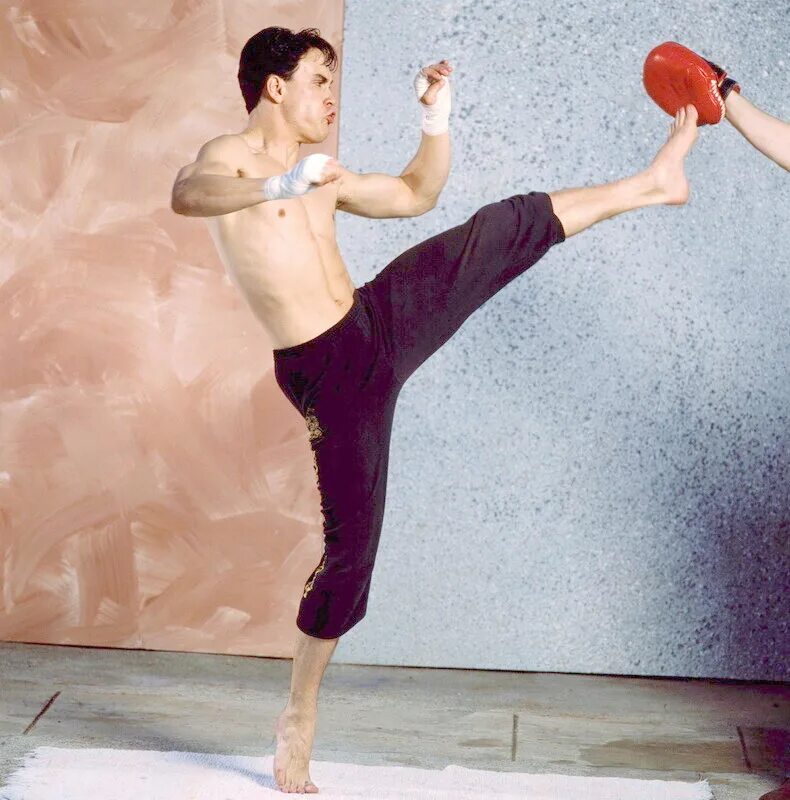 Brandon lee. брэндон брюс ли. брендон брюса ли. сын брюса ли. брендон брюса ли.