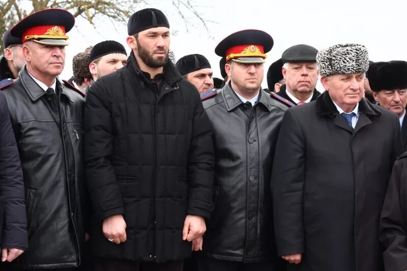 Чечня станица наурская. Алпатово чеченская республика винзавод. Ст калиновская чеченская. Ст калиновская чеченская. Станица наурская мечеть.