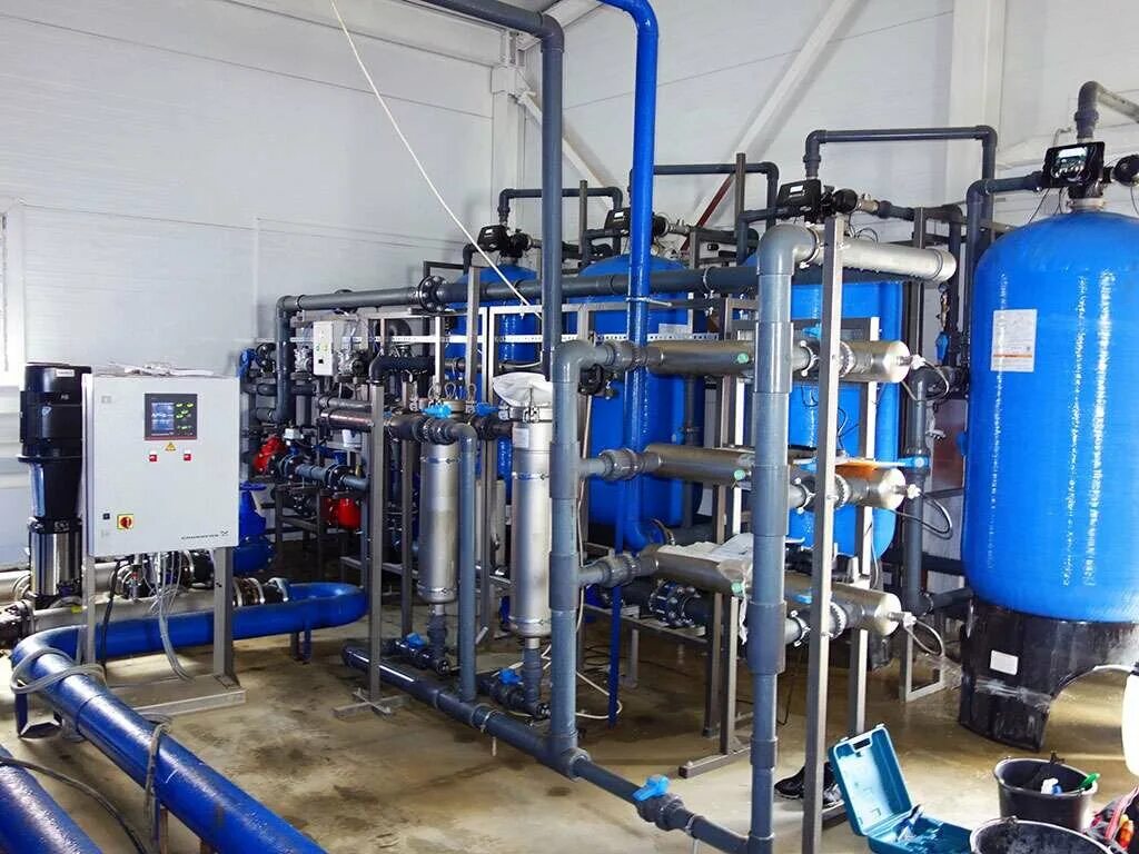 Предприятия по очистке воды. Системы очистки воды для промышленного производства. Система водоподготовки Промышленная. Промышленные фильтры для воды. Очистительные фильтры на заводах.