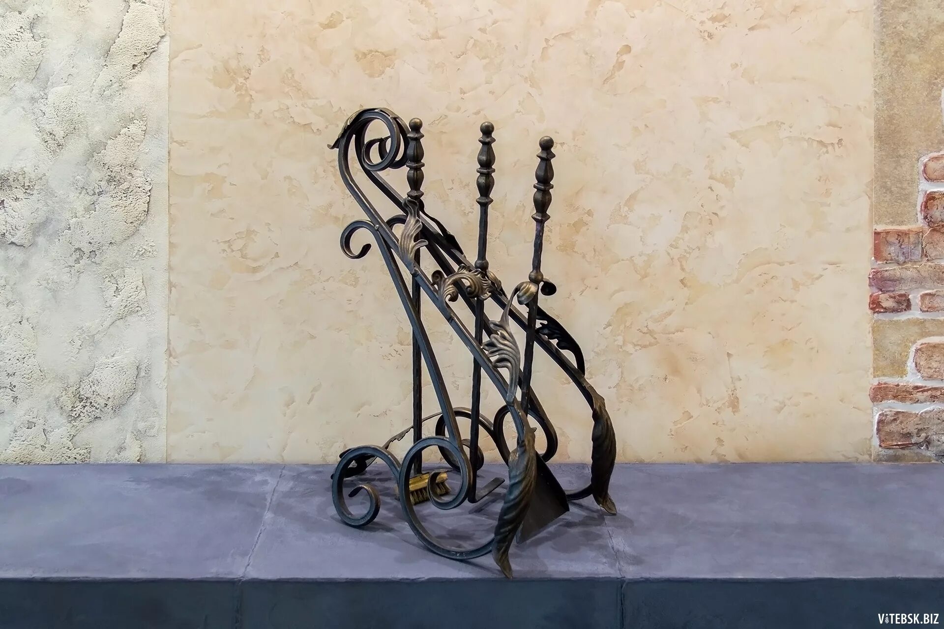 кованые изделия животных. геннадий вьюнов ковка. кованые изделия в интерьере. холодная ковка флюгер. кованый букет.