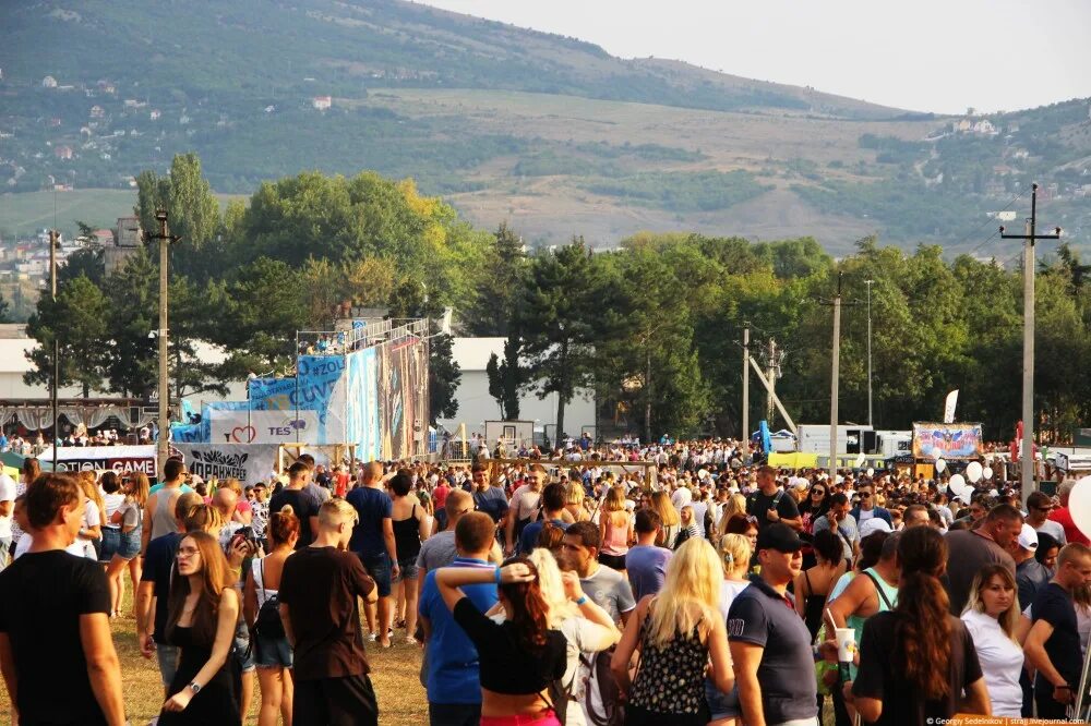 Фестиваль таврида арт в крыму. Фестивали в крыму. Джаз фестиваль коктебель. Таврида 2023. Арт фестиваль таврида в судаке.