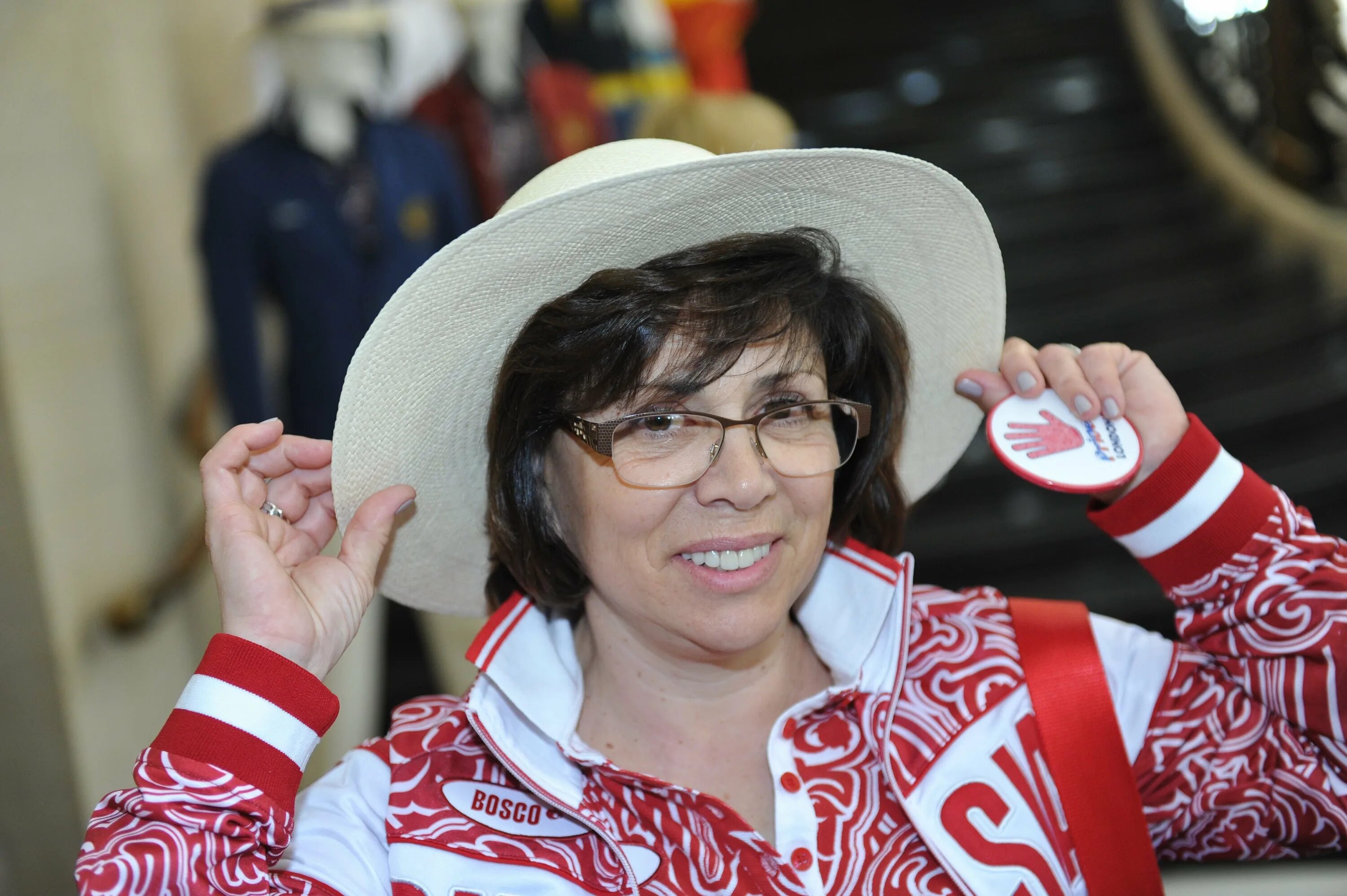 Сестра шипулина биатлонистка. Трехкратная олимпийская чемпионка. Олимпийская чемпионка по плаванию 2018. Трехкратная олимпийская чемпионка. Раноми кромовидьойо плавание.