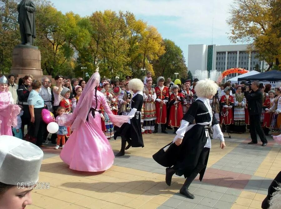 Погода г майкоп. Краснодарский край город Майкоп Республика Адыгея. Площадь Ленина город Майкоп. Майкоп столица Республики Адыгея. Республика Адыгея достопримечательности Майкопа.