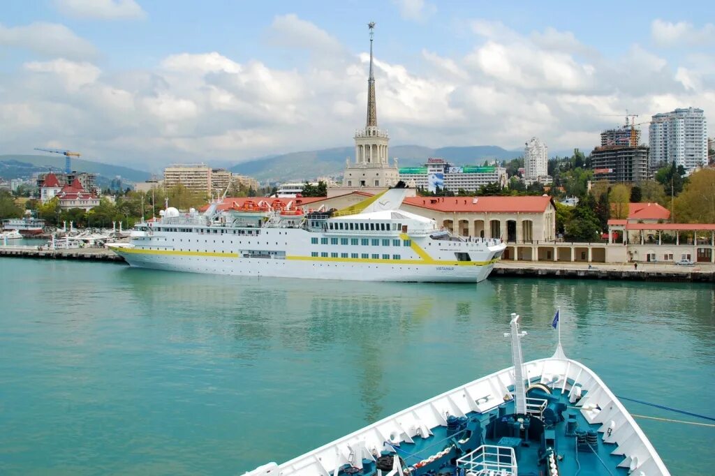 Путевка в сочи летом. Россия сочи море. сочи пляж морской вокзал. самый красивый курорт сочи. летом в россии сочи.