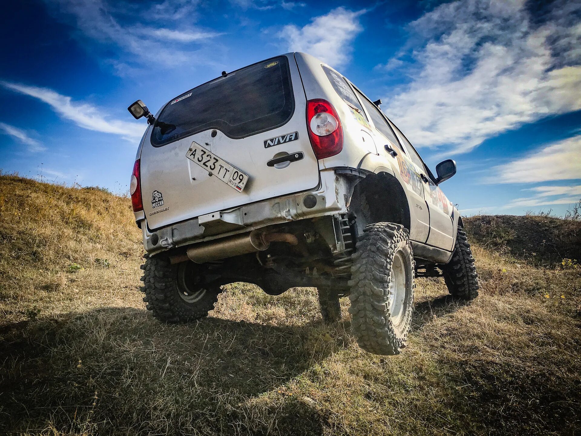 Почему 2 нива 2. Хантер и Нива Шевроле. Chevrolet Niva. Соло Хантер Нива. Чевролет Нива Хантер.