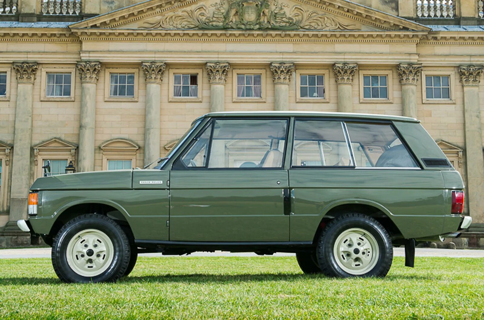 Ленд ровер 1 поколение. Range Rover 1970. Range Rover 1 поколения. Рендж Ровер 1970 года. Range Rover Classic.