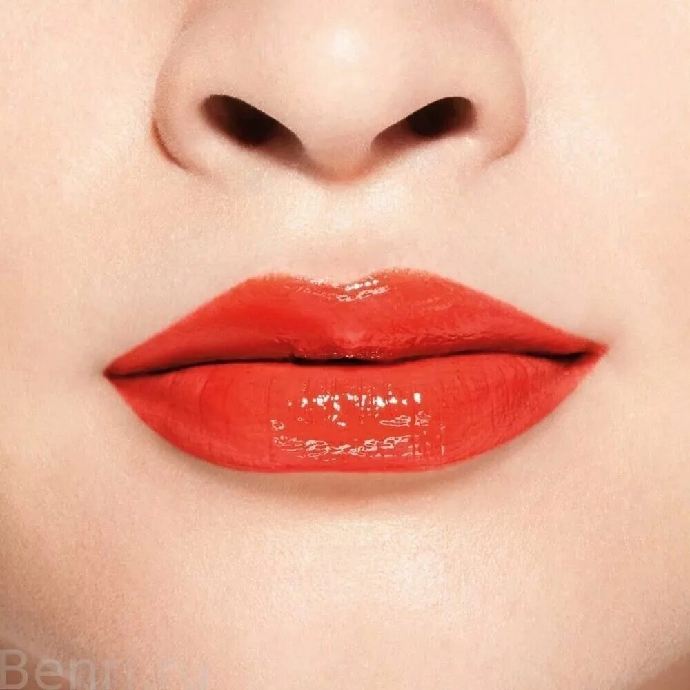 Shiseido Red Flicker 305. Shiseido блеск для губ #305 Red Flicker. Shiseido Lipshine 311. Shiseido Lacquer rouge свотчи. Фейс помадой текст