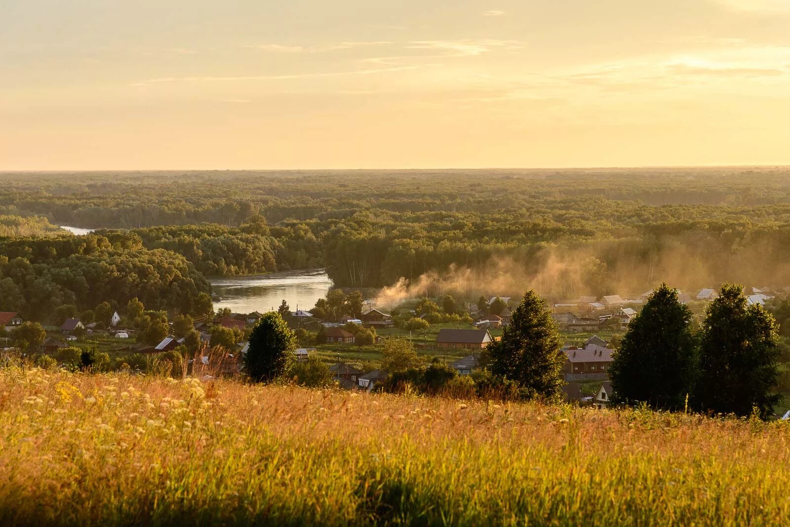 Деревня шукшина село сростки. Чебулинский район деревня. Сростки алтайский край. Красивое село начинается с нас картинка. Когда начинается села.