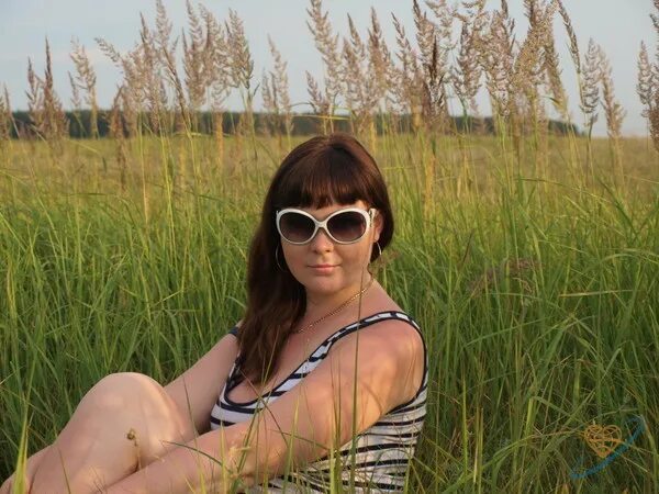 Незамужние девушки брянска. Женщины для серьезных отношений по брянской области. Брянские бабы с номерами телефонов. Женщины брянска. Брянск на одну ночь.