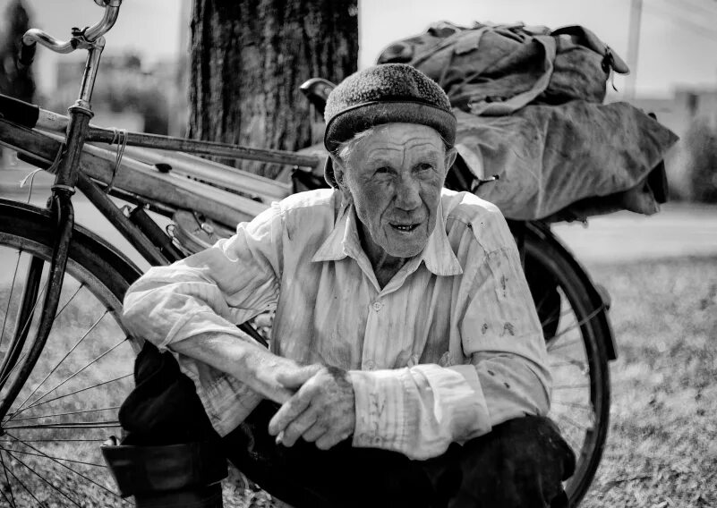 дедушка ивана. дедушка ивана. дед ивана сагинярика. книга барабашек. снимок в августе 1942 малыгин.