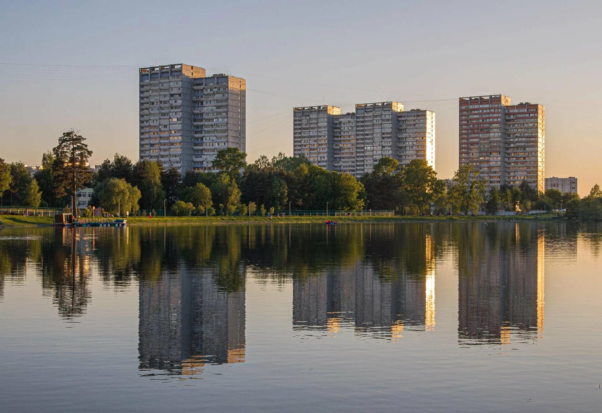 В москве есть озера. Школьное озеро Зеленоград. Зеленоград Московская область. Школьный пруд Зеленоград. Школьное озеро (ЗЕЛАО).