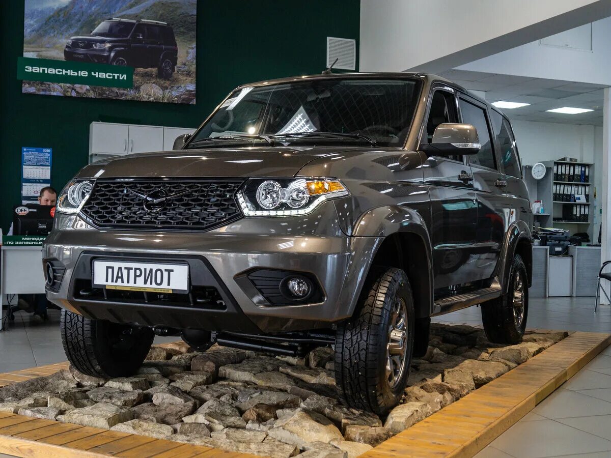 Уаз патриот новые цены комплектация. УАЗ Patriot 2020. УАЗ UAZ Patriot 2020. УАЗ Патриот 2021 Люкс. УАЗ Патриот Люкс премиум 2021.